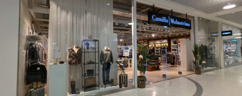 Bild på butiksfront för Camilla Malmströms butik på Handelsplats Center Syd Löddeköpinge.