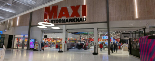 Bild på butiksfront för Ica Maxi butik på Handelsplats Center Syd Löddeköpinge.