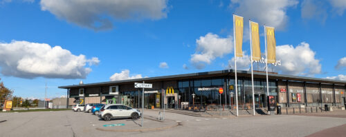 Bild på restaurangfront för McDonalds restaurang på Handelsplats Center Syd Löddeköpinge.